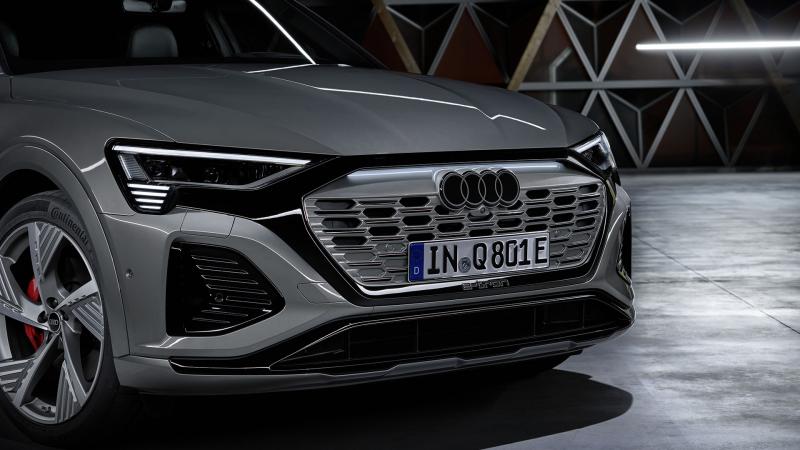 Audi Q8 e-tron new logo