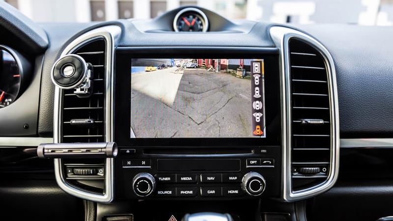 Πόσο κοστίζει να βάλεις κάμερα οπισθοπορείας στο αυτοκίνητο;