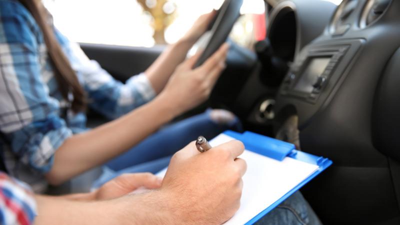 εξετάσεις για δίπλωμα οδήγησης