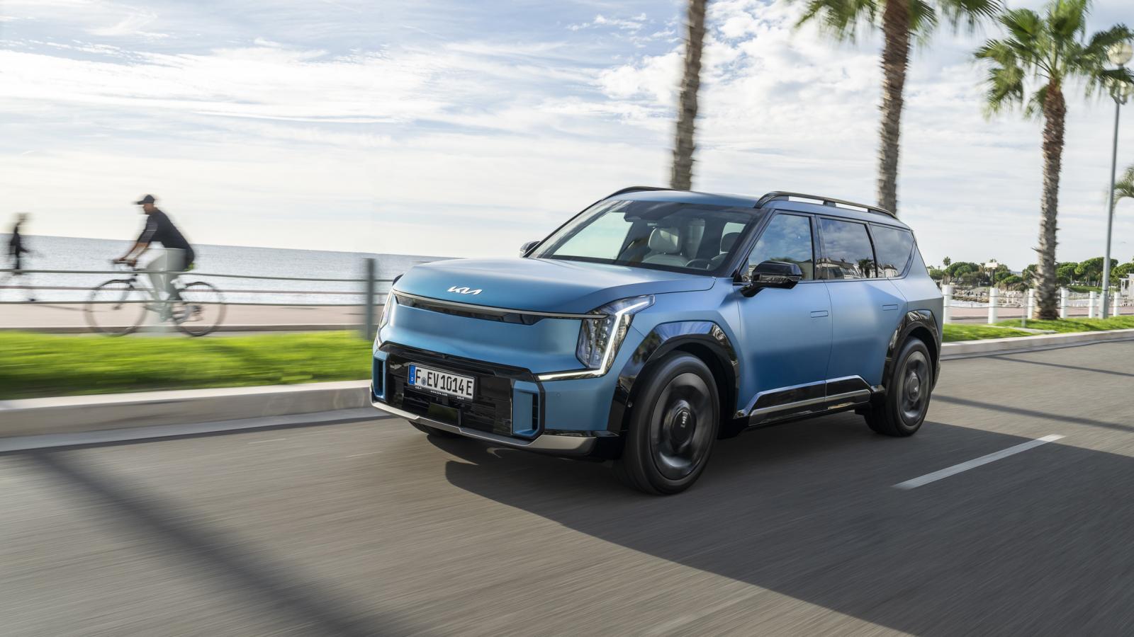 Πήρε πινακίδες το πρώτο Kia EV9 στην Ελλάδα -Πόσο κοστίζει το νέο ...