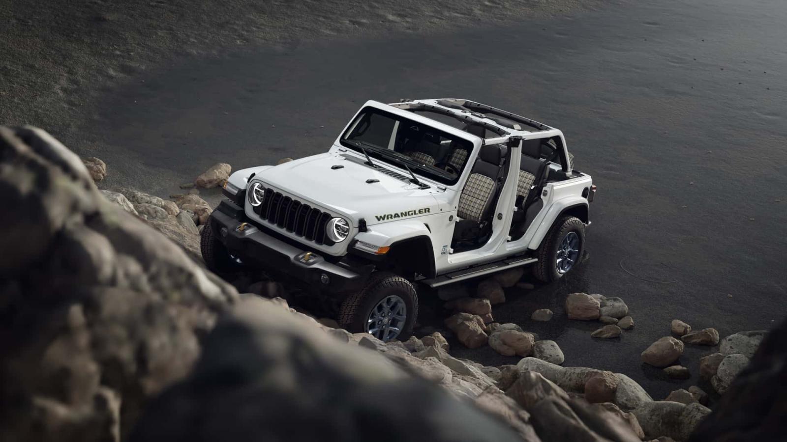 Η Jeep γιορτάζει τα 85 χρόνια του Wrangler με μια επετειακή έκδοση ...