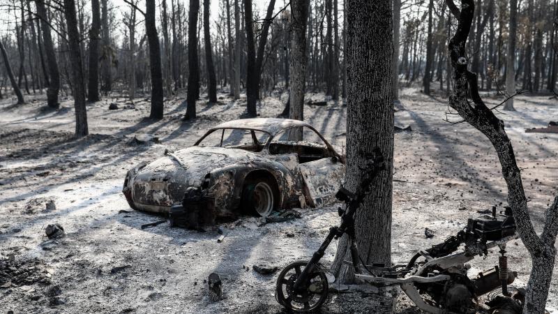 Στάχτη περισσότερα από 20 ιστορικά αυτοκίνητα στη Βαρυμπόμπη | carandmotor.gr | CAR &amp; MOTOR