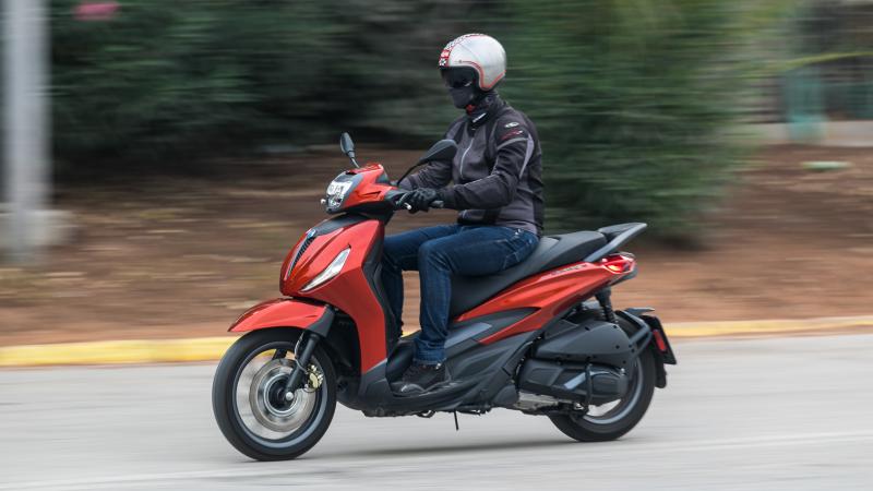 Δοκιμή Piaggio Beverly 300 HPE carandmotor.gr 2021