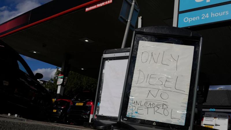ελλείψεις στα καύσιμα στη Βρετανία