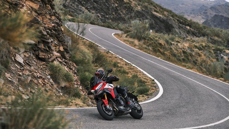 Η Ducati αποκαλύπτει τη νέα V4 Pikes Peak