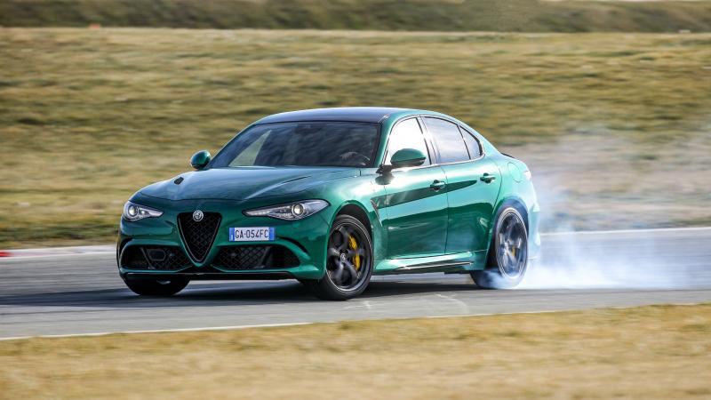 Alfa Romeo Quadrifoglio 2021 1