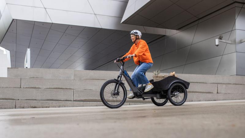 CUBE Concept Dynamic Cargo inspired by BMW