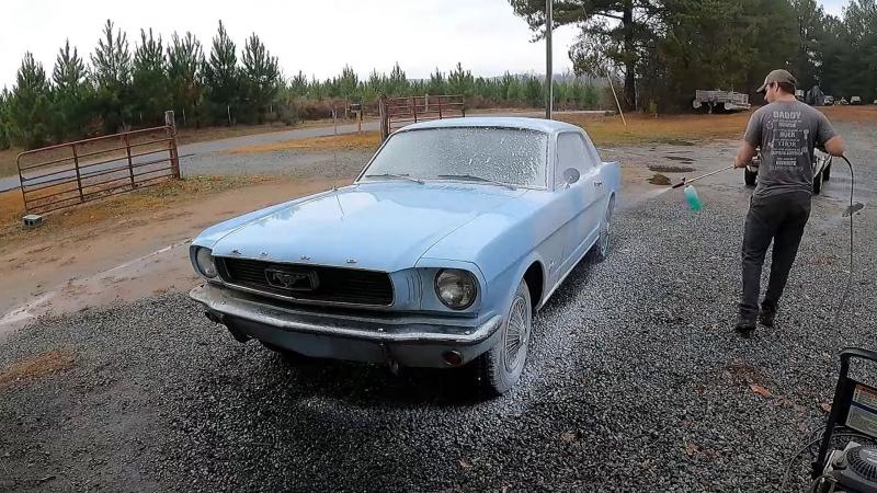 Ford Mustang 1966 Barn Find