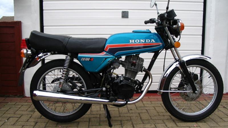 Honda CB100N σε αποθήκη για 40 χρόνια