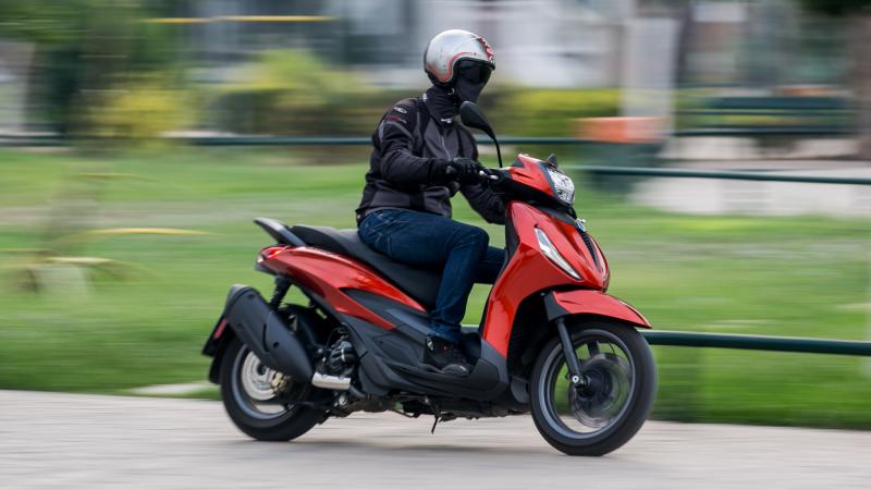 Ταξινομήσεις δικύκλων 11μηνο 2021 Piaggio Beverly