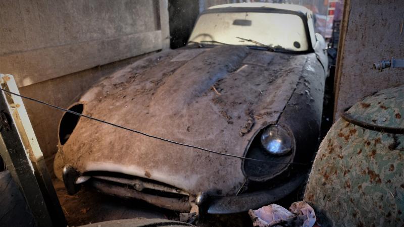 Jaguar E-Type 1965 Barn Find