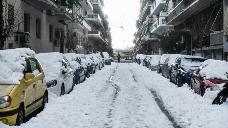 Snowy car 1