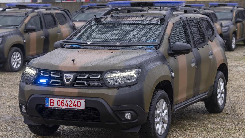 στρατιωτικό dacia duster