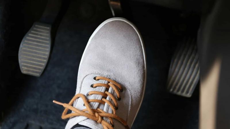 Brake pedal goes to floor 1
