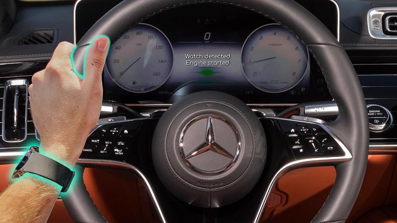 Mercedes πατέντα smart watch keyless entry