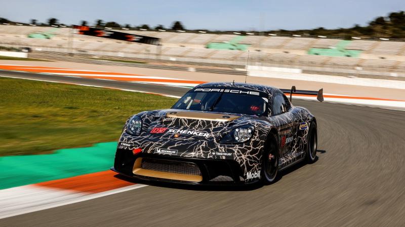 Porsche 718 Cayman GT4 ePerformance