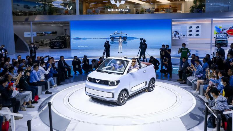 Wuling Mini EV Cabrio 1