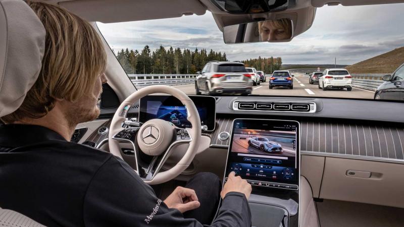 Mercedes EQS Autonomous Driving