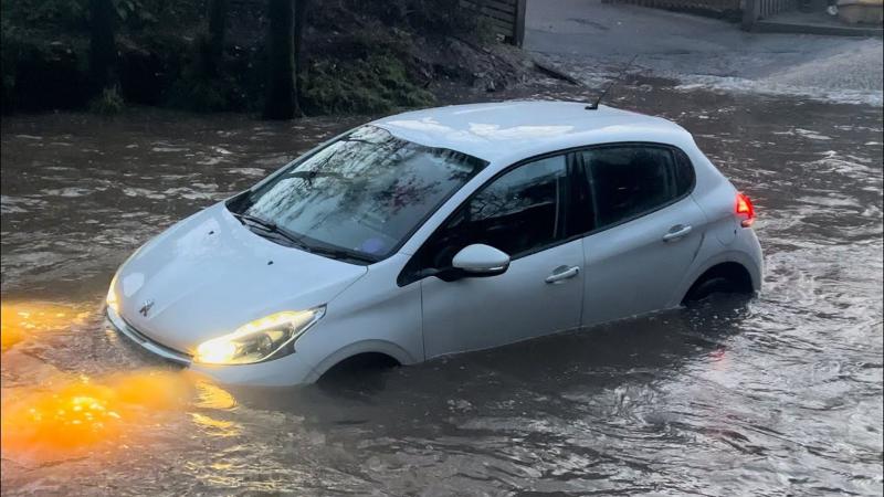 Cars in deep water 1