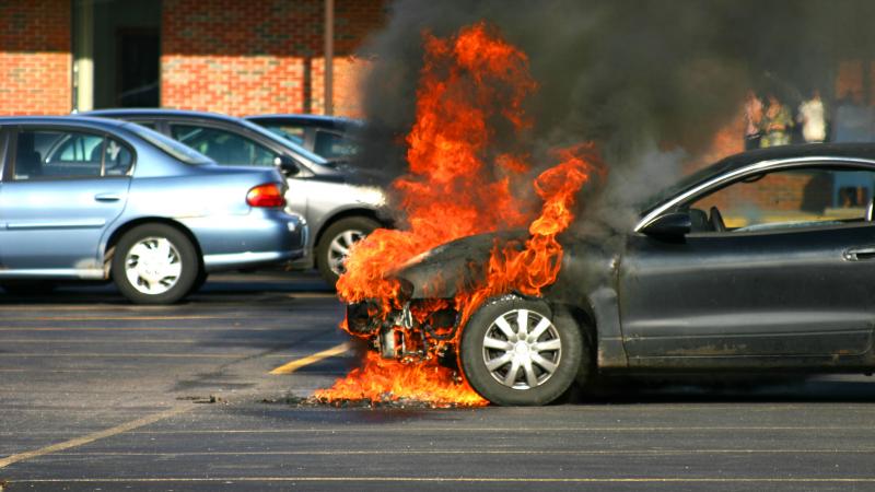 Φωτιά στο αυτοκίνητο