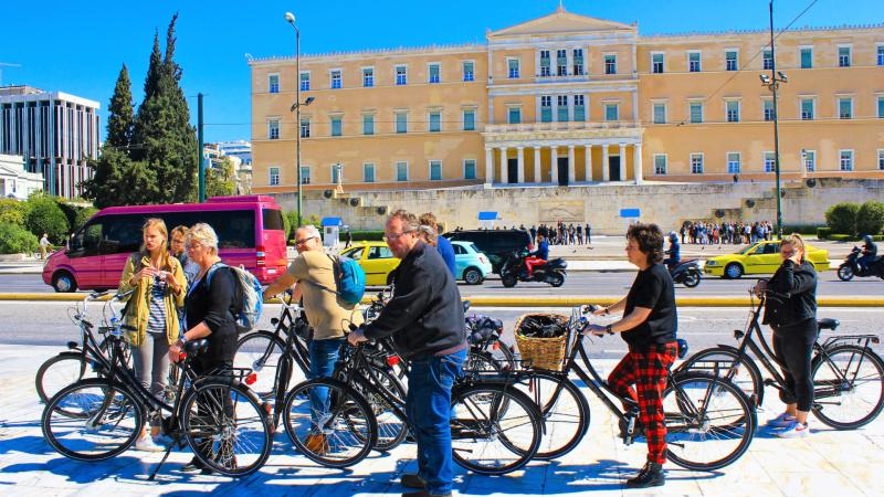 Ποδήλατο στις λεωφόρους της Αθήνας που απαγορεύεται