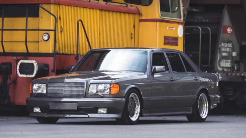 Mercedes 560 SEL a