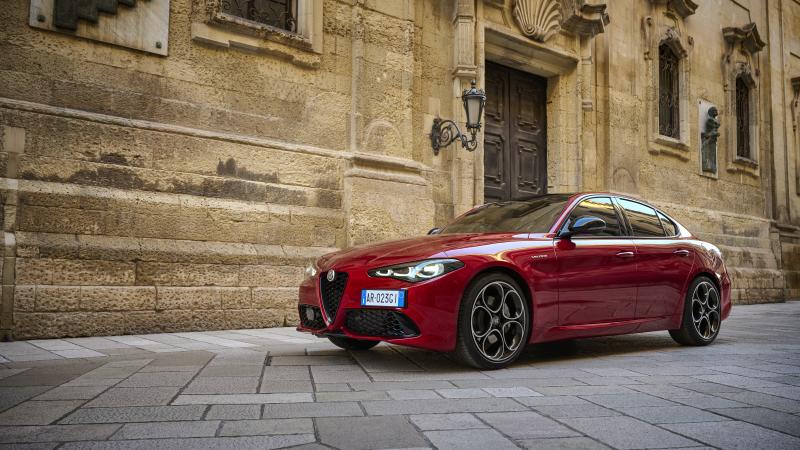 Alfa Romeo Giulia Stelvio 2023