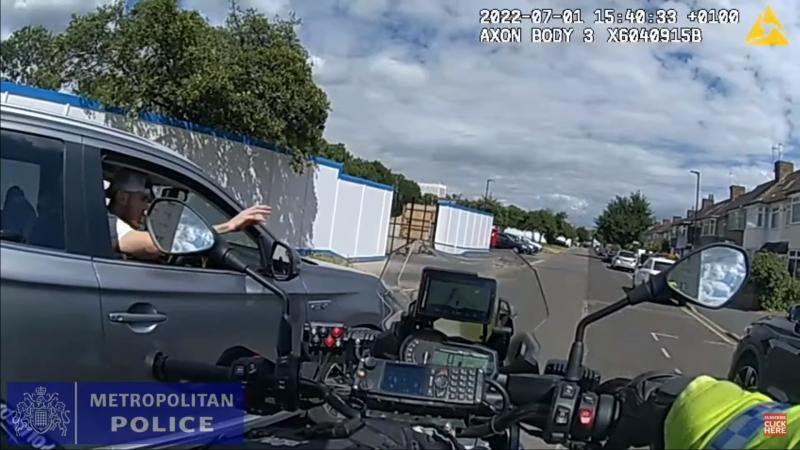 Επίθεση σε αστυνομικό μοτοσικλετιστή με αυτοκίνητο video 2023 φυλακή
