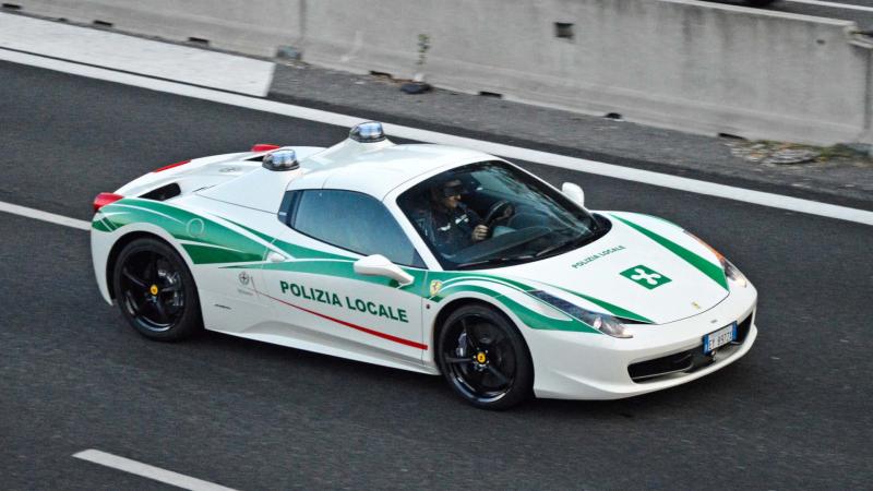 Ferrari 458 Italia ιταλική αστυνομία Μιλάνο 2023