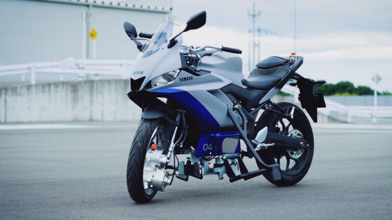 Η μοτοσικλέτα που δεν πέφτει έρχεται από την Yamaha 2023
