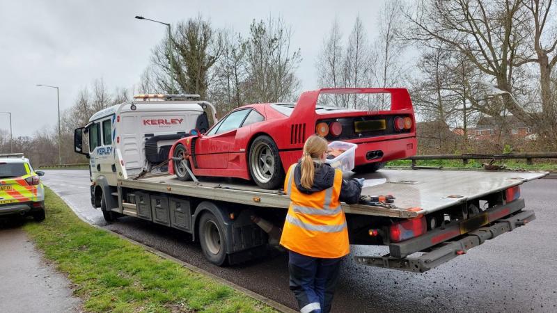 ferrari f40 ανασφάλιστη