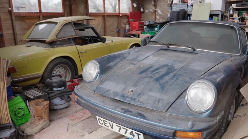 Porsche Triumph Barn Fond Wales