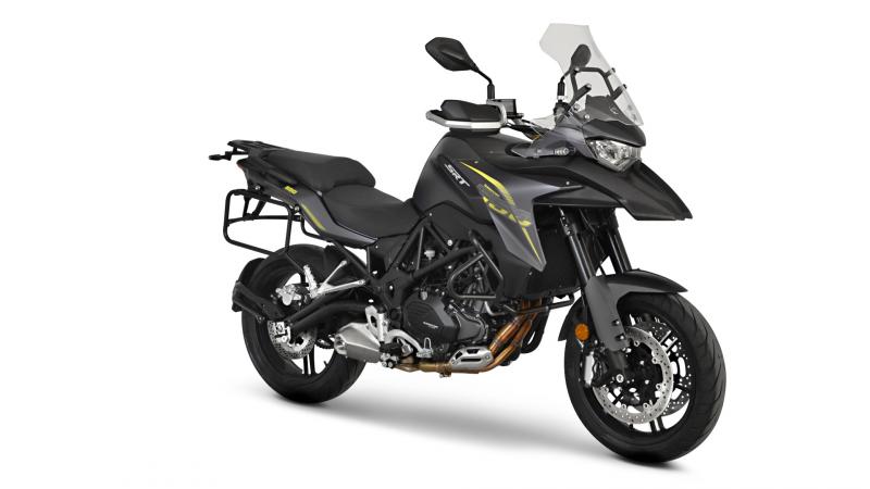 QJMOTOR SRT 550 - μοτοσυκλέτα των 6.000 για ταξίδια 2023