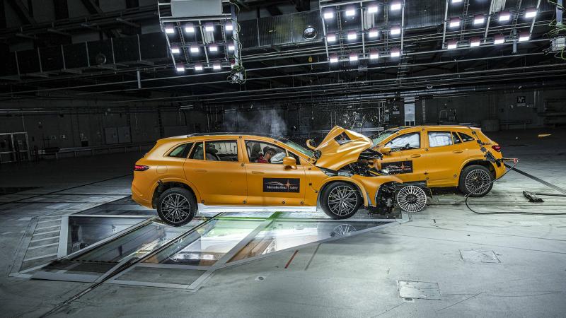 Mercedes EV Crash Test