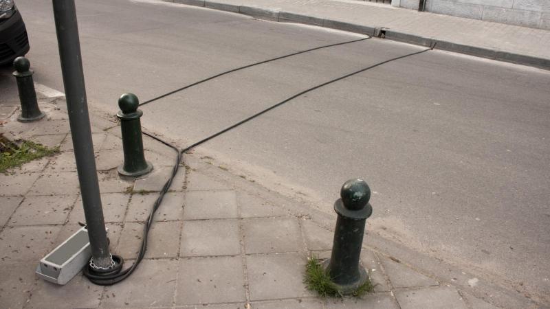 Μαύρα καλώδια στους δρόμους 