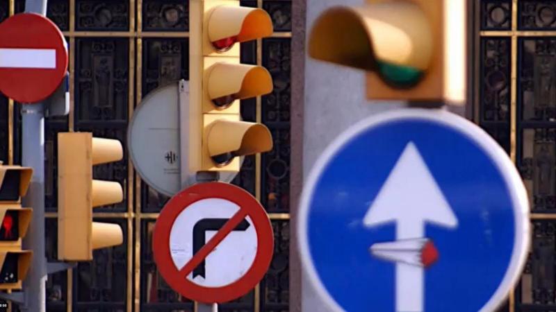 Νέες πινακίδες στους δρόμους
