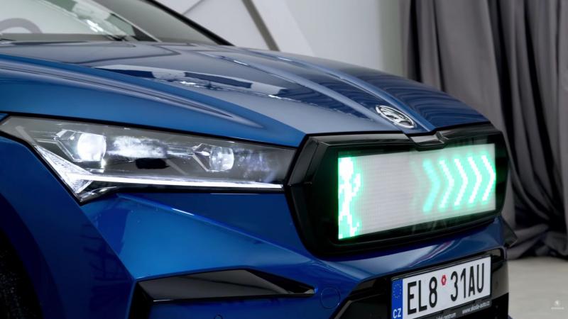 Skoda Enyaq iV screen front