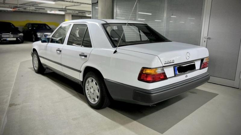 Mercedes W124 200D