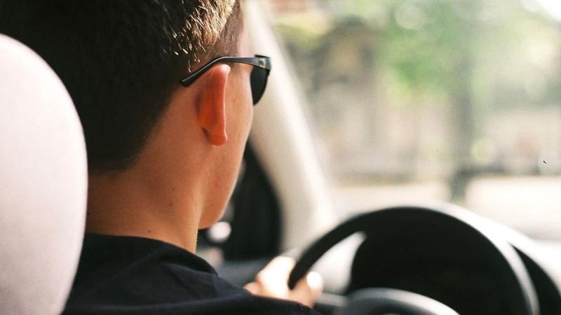 Driver wearing sunglasses 1