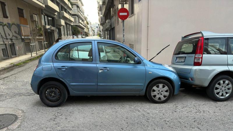 Αυτοκίνητο παρκαρισμένο σε λάθος μέρος