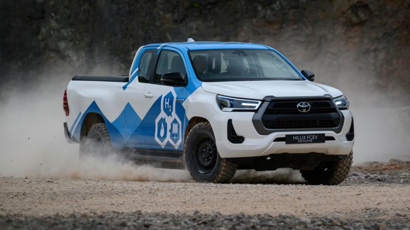 Τoyota Hilux Hydrogen 600 xlm embeleia 182 ps