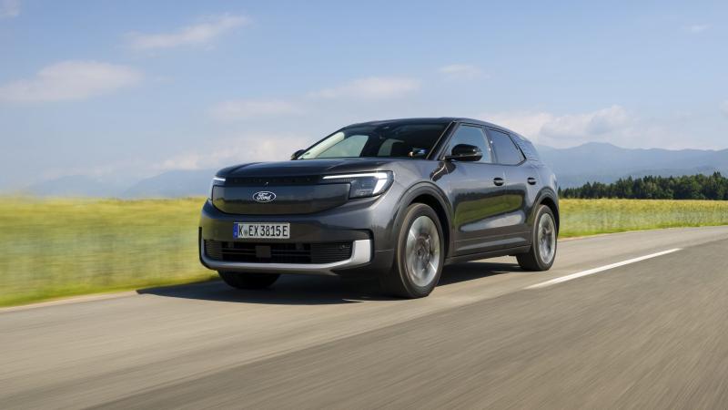 Ford Explorer 2024 1