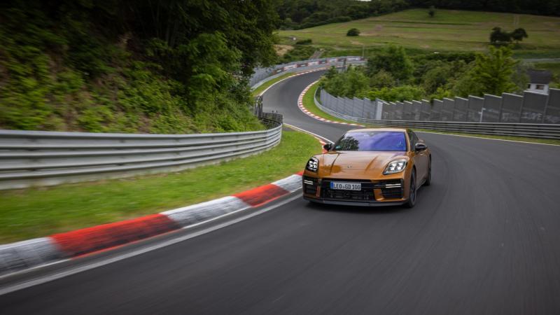 Porsche Panamera Turbo S E-Hybrid Nurburgring