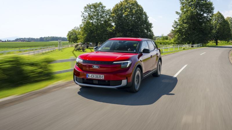 Ford Explorer 2024 1