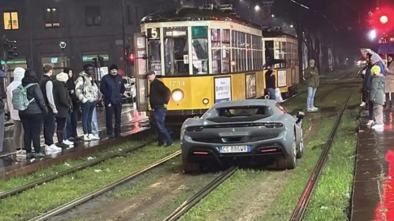 Ferrari 296 GTB Milano tram 1