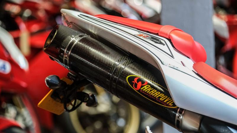 Moto exhaust