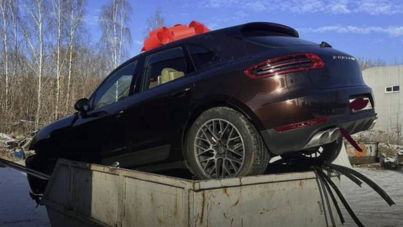 porsche-macan-gift-2