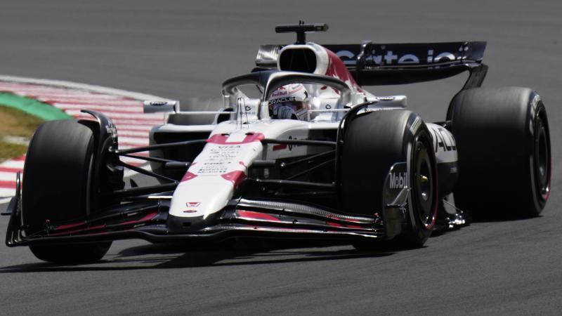 Verstappen pole position Japan 2025