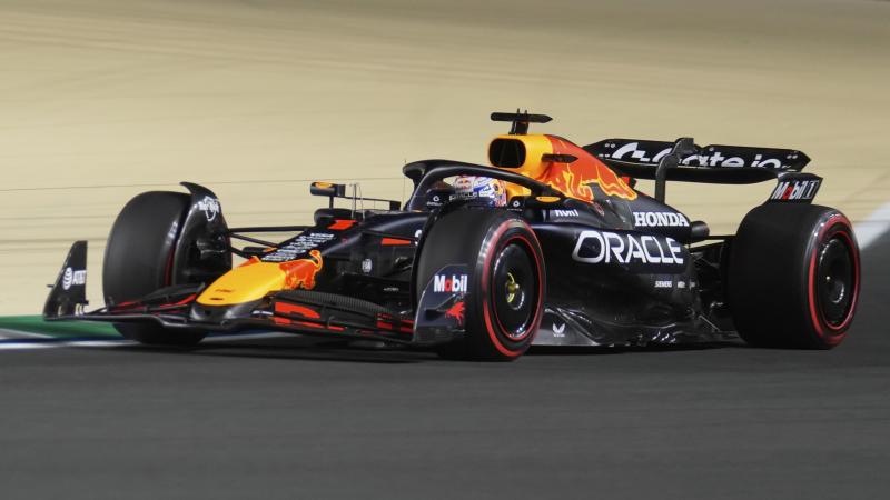 Verstappen pole position Saudi Arabia 2025