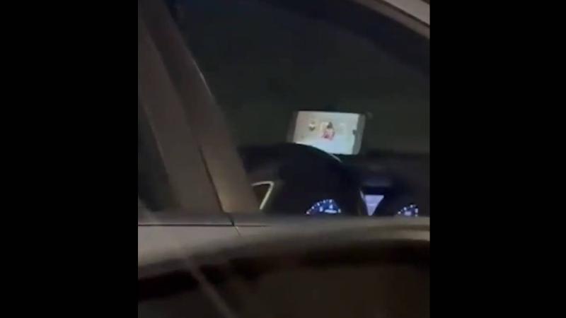 έβλεπε τηλεόραση ενώ οδηγούσε